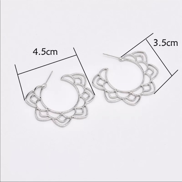 2/$10 NEW! Flower Earrings Abstract Geometric Trendy Cute Boho Summer Fashion - Picture 7 of 7